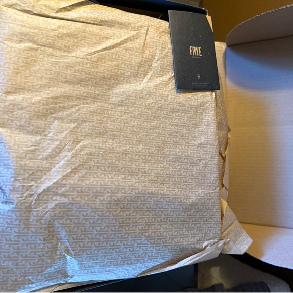 🔥 FRYE Suede Sacha Fringe Boots- Steel Blue.
Gorgeous Boots!! New in box. - Picture 6 of 8